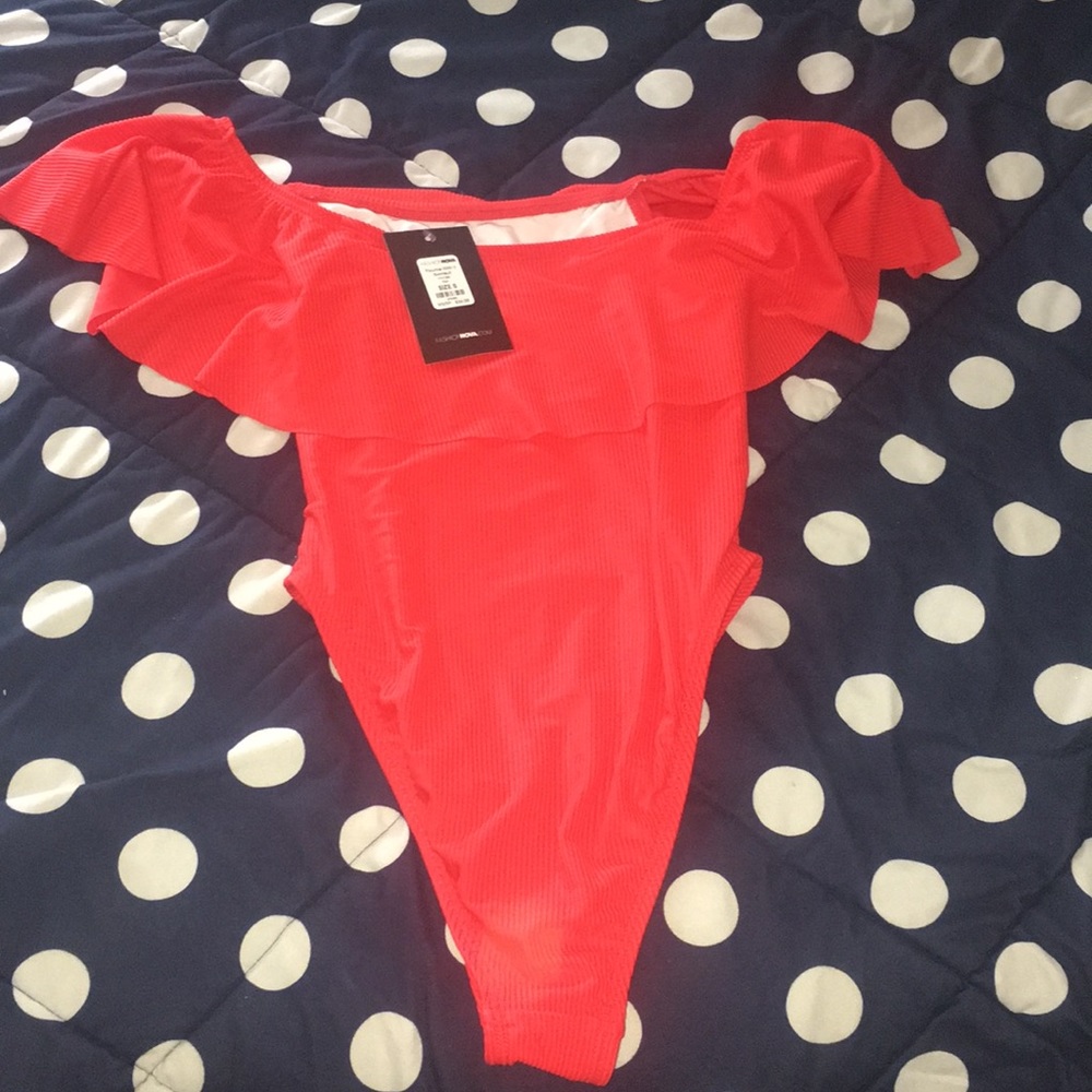 Off the Shoulder Bathing Suitq